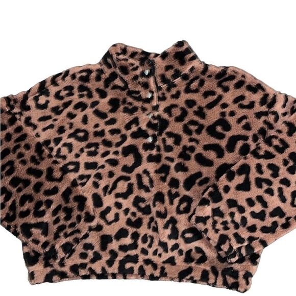 Sugar & Jade Animal Print Sherpa Pullover - Picture 3 of 12